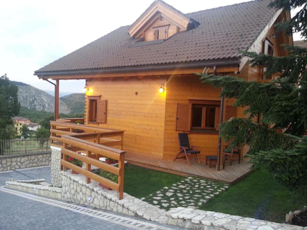 B&B Lo Chalet Di Ocre San Felice d'Ocre Екстер'єр фото